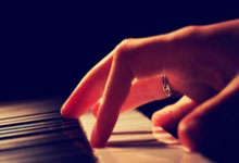 哪里能找到中国女足比赛的完整录像？